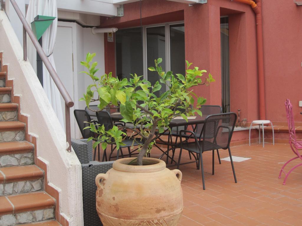 Bnb Casa Rossa 몬레알레 외부 사진