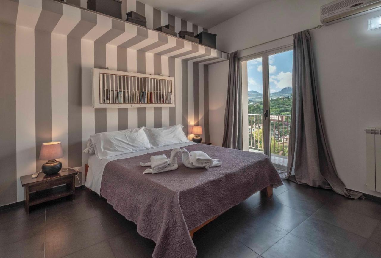 Bnb Casa Rossa 몬레알레 외부 사진