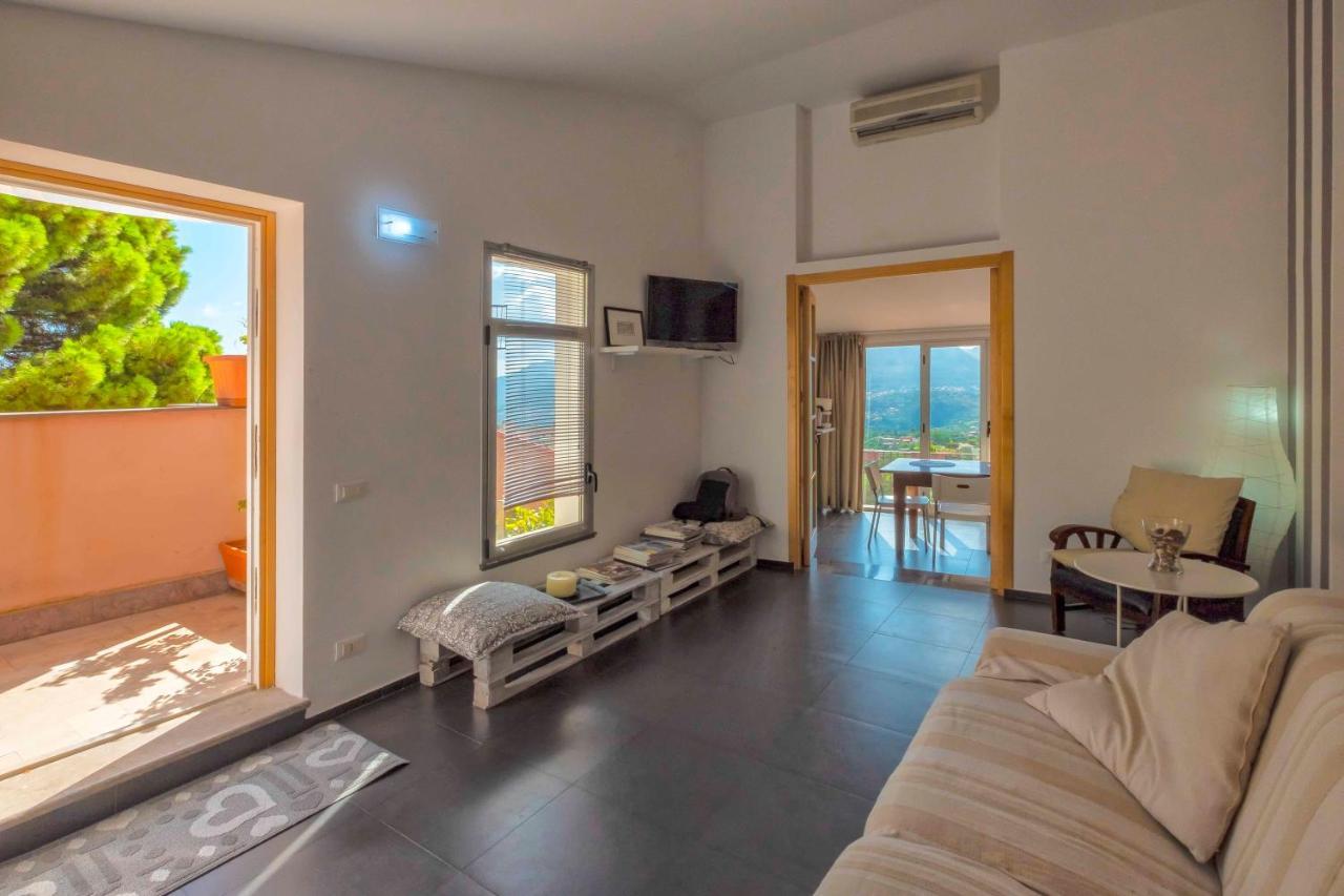 Bnb Casa Rossa 몬레알레 외부 사진