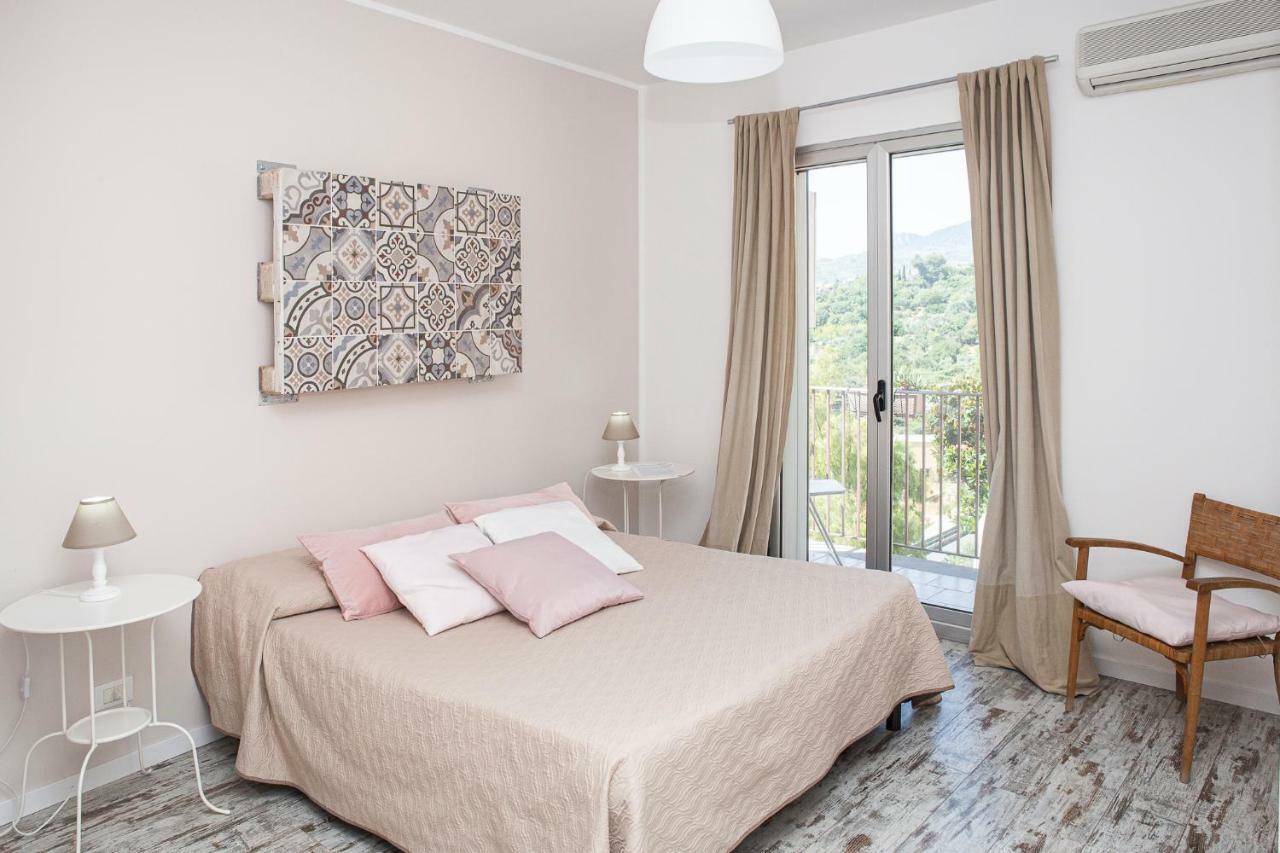 Bnb Casa Rossa 몬레알레 외부 사진